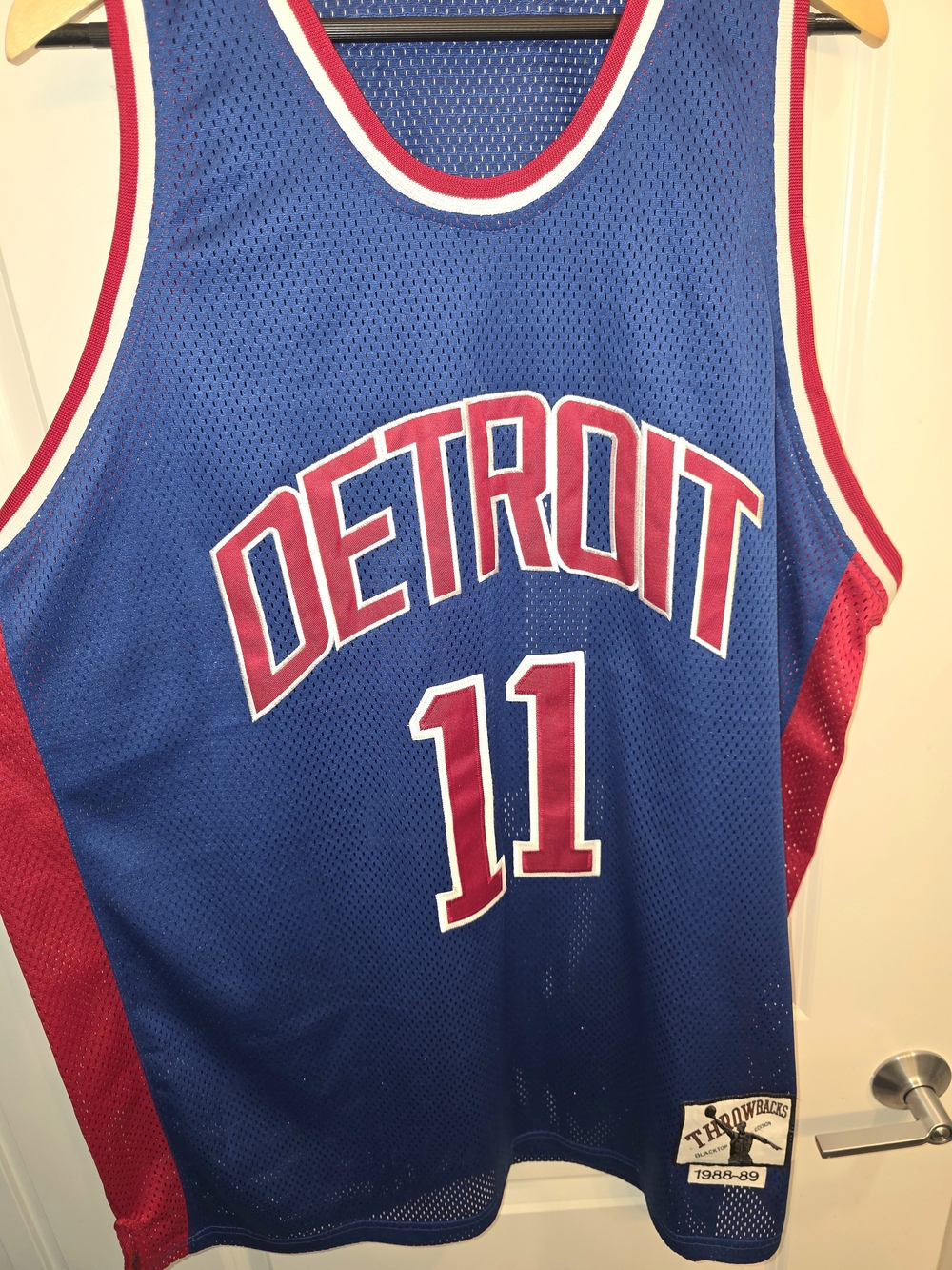 VINTAGE Isiah Thomas #11 Detroit Pistons Jersey (1988-89 Championship Era)